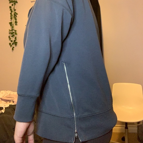 Aerie sweater - Picture 2 of 2